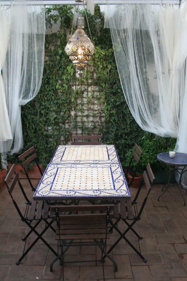 Guest House Europa 12 Sevilla Exteriör bild