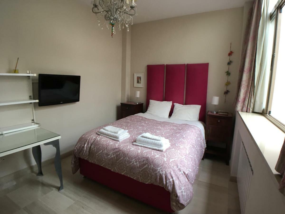 Guest House Europa 12 Sevilla Exteriör bild